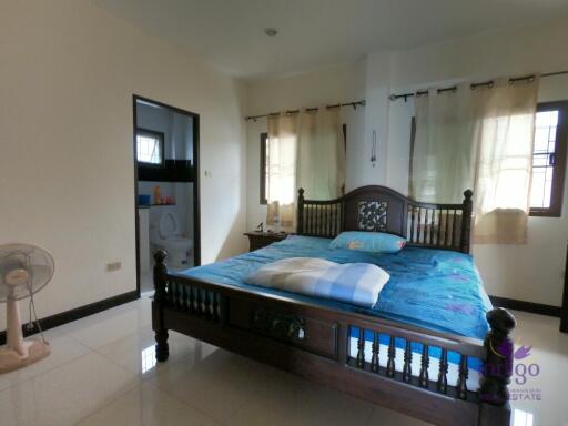 House for Sale in Chiang Mai City! 4 bedroom fully furnished Watgate Muang Chiangmai