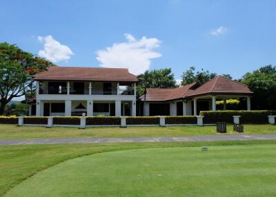 Beautiful 3 Bedroom right on the Highlands Golf Course