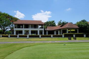 Beautiful 3 Bedroom right on the Highlands Golf Course