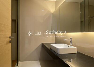 Modern bathroom with sink and mirror