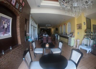 Restaurant and Business Space For Rent At Samoeng Intersection Hangdong Chiang Mai