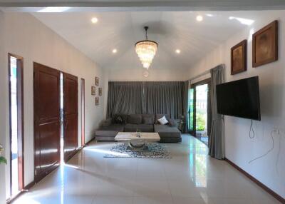 Contemporary Single Storey 4 Bedroom Pool Villa For Sale in Chiang Mai City