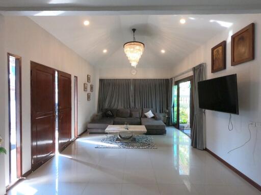 Contemporary Single Storey 4 Bedroom Pool Villa For Sale in Chiang Mai City