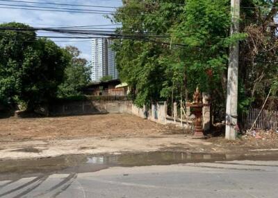 Land 199 Sqw For Sale Wat Gate Muang Chiangmai