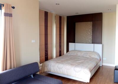 Spacious 2 Bedroom Condo For Sale Near Meechok Plaza Muang Chiang Mai