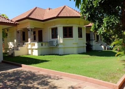 Immaculate 3 Bedroom Pool Villa For Sale in Sankamphaeng Chiang Mai