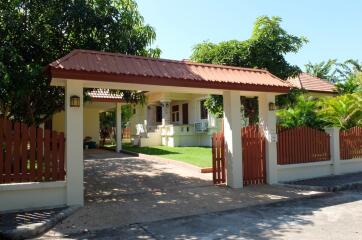 Immaculate 3 Bedroom Pool Villa For Sale in Sankamphaeng Chiang Mai