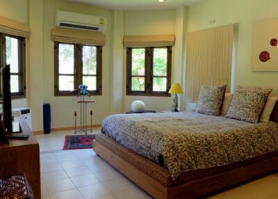 Immaculate 3 Bedroom Pool Villa For Sale in Sankamphaeng Chiang Mai