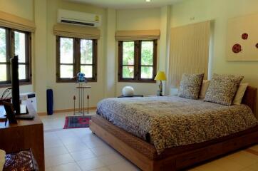 Immaculate 3 Bedroom Pool Villa For Sale in Sankamphaeng Chiang Mai