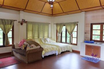 Large Resort Style Property in Mae Taeng For Sale