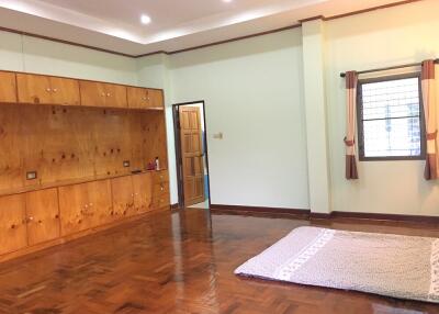 For Sale Large 3 Bedroom Home with Big Garden in San Kamphaeng Chiang Mai