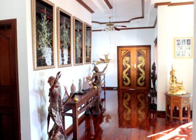 Grand 3 Bedroom Contemporary Lanna Style for Sale In San Kamphaeng Chiang Mai