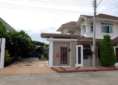 Luxury 3 Bedroom Family Home in Exclusive Community For Sale Sansai Chiang Mai