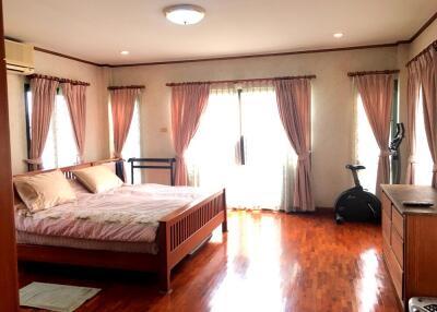 Well maintained 6 Bedroom Property For Sale Lakeview Park 2 Sanphiseur Muang Chiang Mai