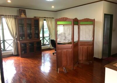 Well maintained 6 Bedroom Property For Sale Lakeview Park 2 Sanphiseur Muang Chiang Mai