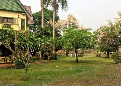 Well maintained 6 Bedroom Property For Sale Lakeview Park 2 Sanphiseur Muang Chiang Mai