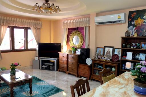 4 Bedroom Family Home For Sale in San Kamphaeng Chiang Mai