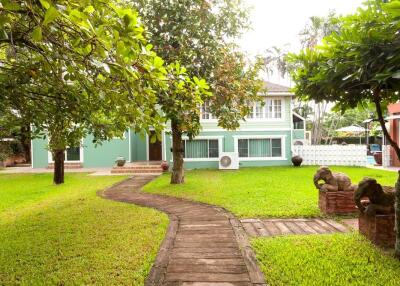 Wonderful Property For Sale with 4 Houses Total 11 Bedrooms Saraphi Chiang Mai