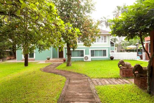 Wonderful Property For Sale with 4 Houses Total 11 Bedrooms Saraphi Chiang Mai