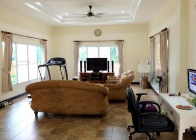 Four Bedroom House with Private Pool For Sale Near Kad Farang Chiang Mai