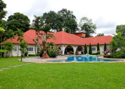 Stunning Luxury Home For Sale Private Pool Large Landscaped Grounds Hangdong Chiang Mai