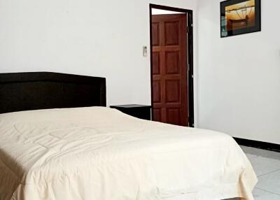 Cosy and Comfortable 2 Bedroom Home in Sanphiseur Area Near Chiang Mai City