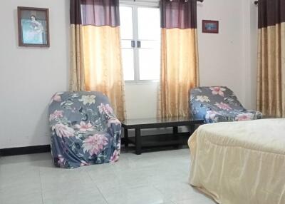 Cosy and Comfortable 2 Bedroom Home in Sanphiseur Area Near Chiang Mai City