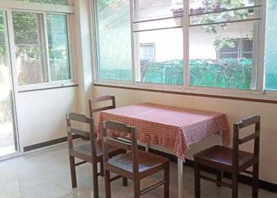 Cosy and Comfortable 2 Bedroom Home in Sanphiseur Area Near Chiang Mai City