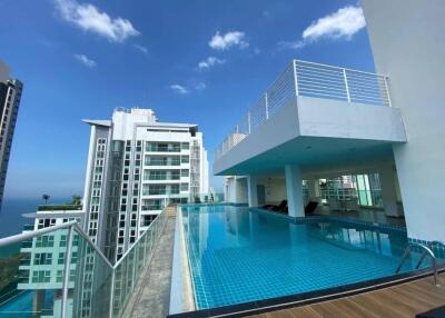 Rooftop swimming pool with city view