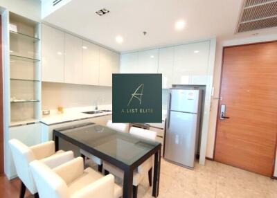 Modern kitchen with dining area