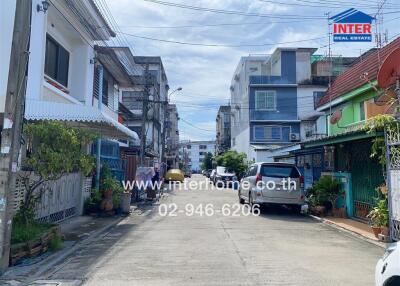 Street view of neighborhood