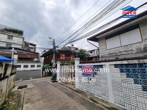 Street view of buildings and houses