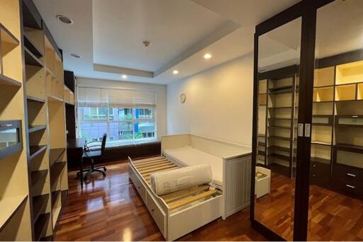 "Luxurious 2BR Condo in Central Watthana - Avenue 61"