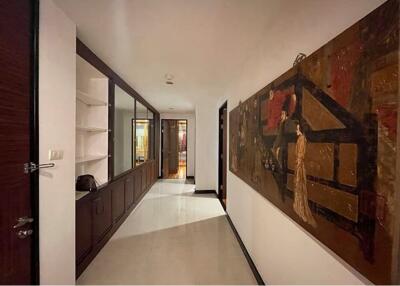 "Luxurious 2BR Condo in Central Watthana - Avenue 61"