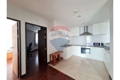 Condo Prime Sukhumvit Nana Big Balcony