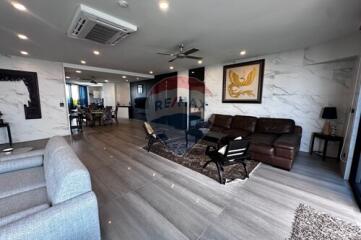 Prime Bangkok Condo: 4BR, 3BA Near BTS Silom