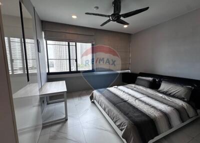 Prime Bangkok Condo: 4BR, 3BA Near BTS Silom