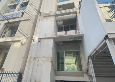 Spacious 7-Storey Building with Elevator and Parking in Bangkok