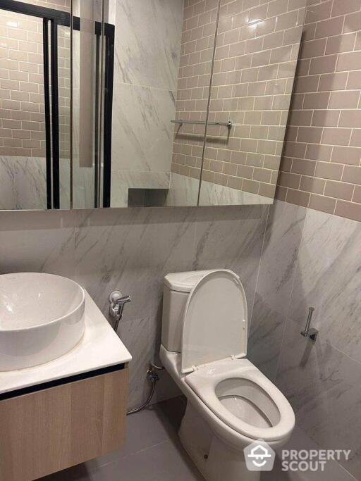 1-BR Condo at Xt Phayathai near BTS Phaya Thai