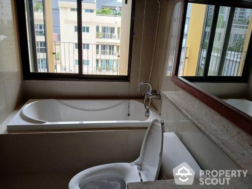 1-BR Condo at Noble 09 Ruamrudee near BTS Phloen Chit