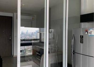 1-BR Condo at Rhythm Sukhumvit 44/1 near BTS Phra Khanong