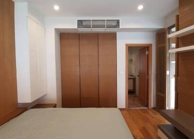 1-BR Condo at The Emporio Place near BTS Phrom Phong