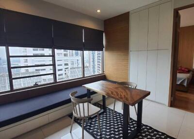 1-BR Condo at The Emporio Place near BTS Phrom Phong