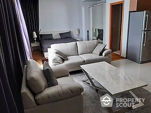 1-BR Condo at The Emporio Place near BTS Phrom Phong