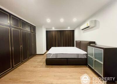 3-BR Penthouse at Acadamia Grand Tower near BTS Phrom Phong