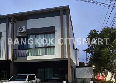 Townhouse at Pleno Rattanathibet-Bangyai for sale