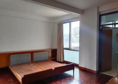 Kannikar Court 2 bedroom apartment for rent