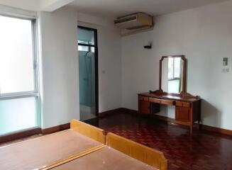 Kannikar Court 2 bedroom apartment for rent