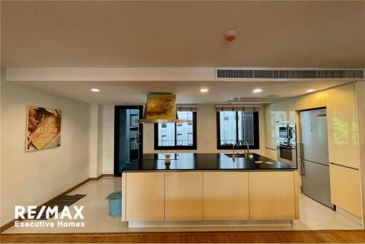 Luxury 3BR Condo in Pathum Wan, Bangkok