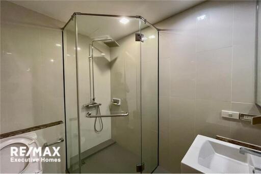 Luxury 3BR Condo in Pathum Wan, Bangkok